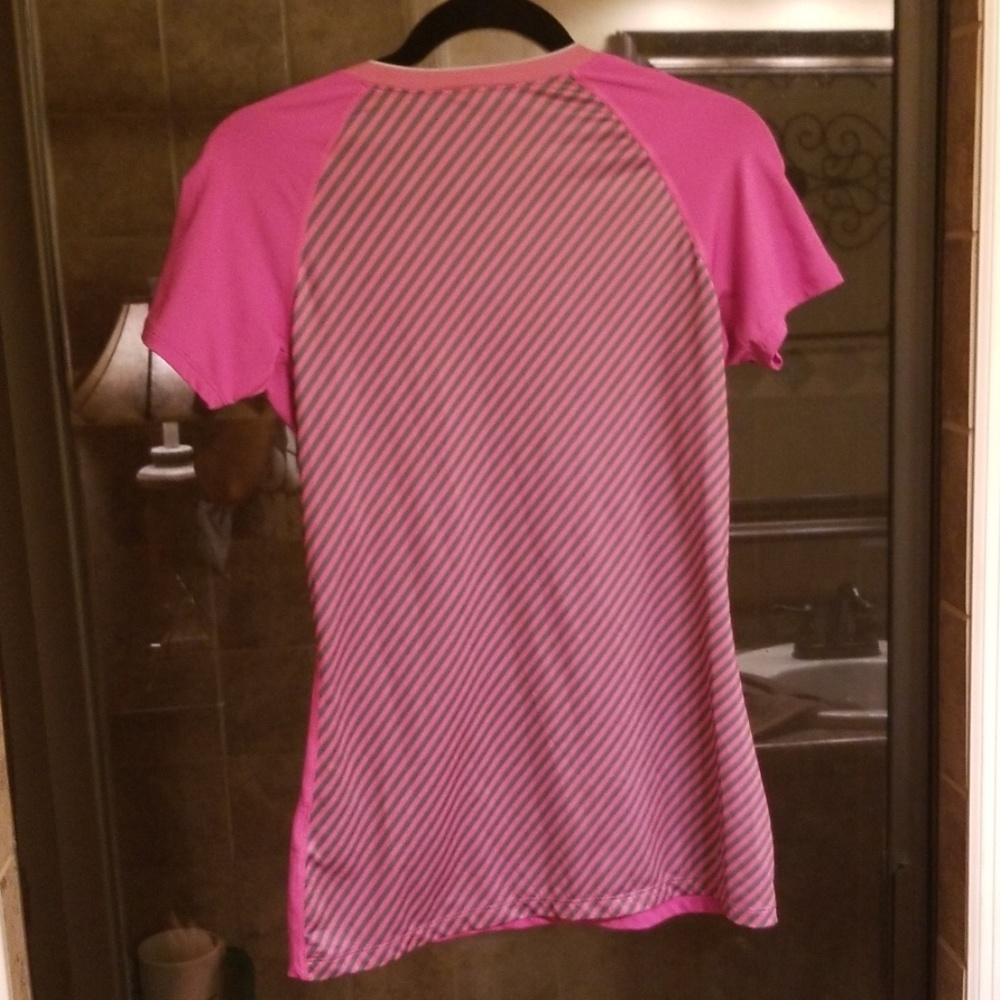 Workout shirt - Picture 2 of 3